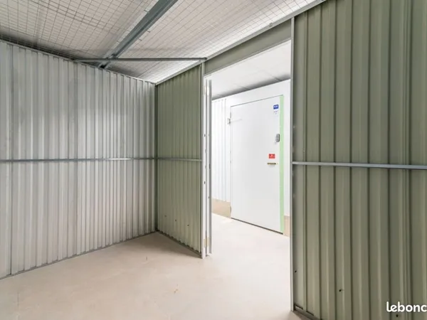 Garage/box 10 m² Pommeret