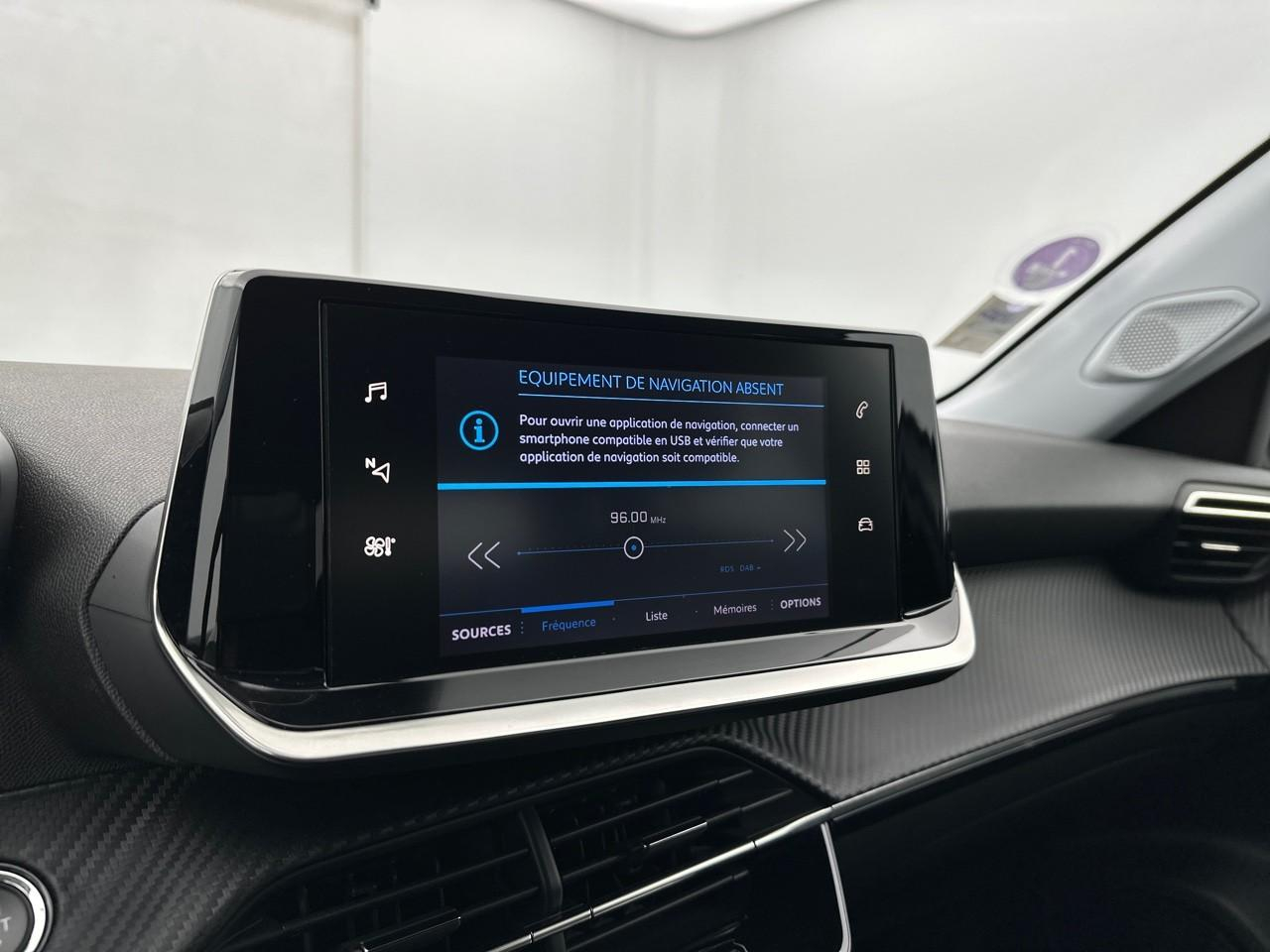 Peugeot 2008 puretech 130 s&s eat8 allure — photo 10