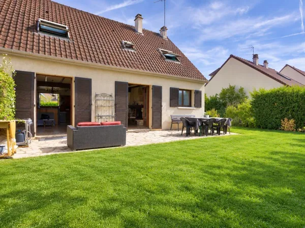 Vends maison - 110 m² - 5 pièces, 4 chambres - Montesson 78360