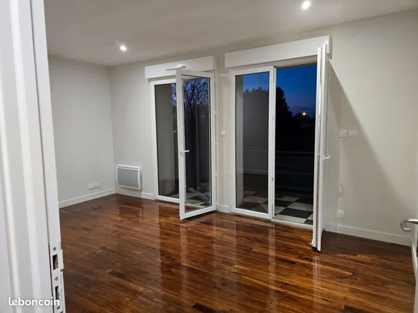 LOCATION appartement T3 premier étage dans copro