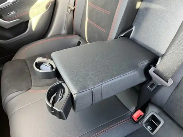 Mercedes Cla 200 d shooting brake amg l — photo 13