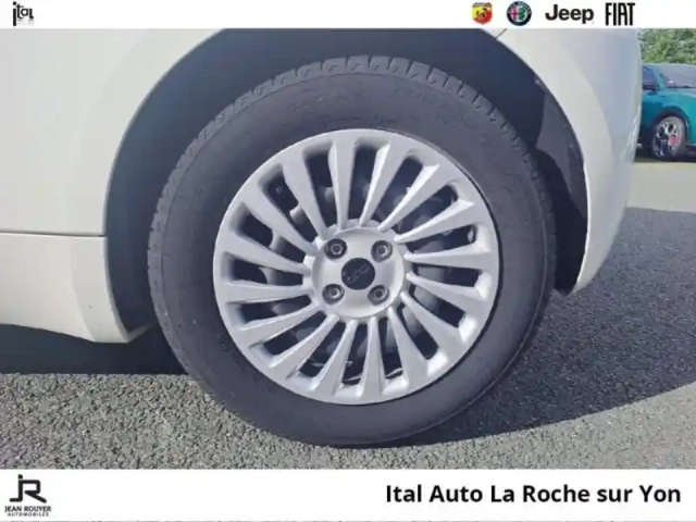 Fiat 500 e 95ch action plus — photo 11