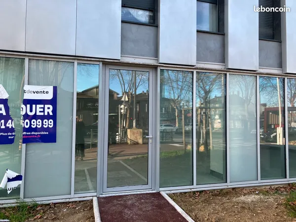 Local commercial à louer en coque brut - 100m² - avenue Aristide Briand BAGNEUX