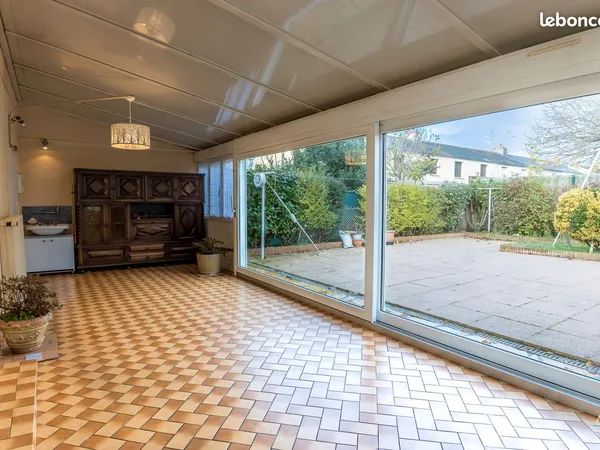 Exclusivité - Allonnes - Maison familiale avec véranda et jardin, proche commodités