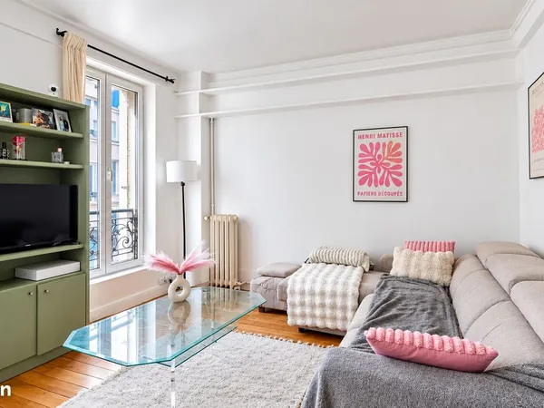 PARIS 7ÈME Gros-Caillou - Appartement 2 pièces rénové - Calme et lumineux