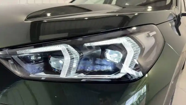 Bmw X1 i xdrive30 — photo 13