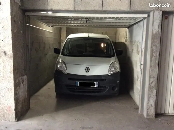 Parking 10 m² Lyon