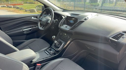 Ford Kuga 2.0 TDCI 150 - Titanium – 2017 – 140083 km – Diesel – Boîte Manuelle — photo 58