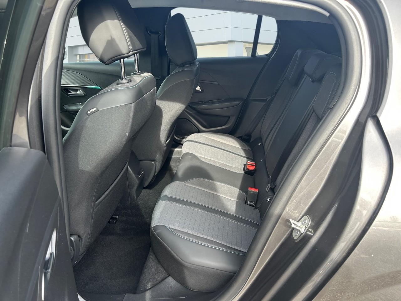 Peugeot 208 1.2 puretech 100ch s&s allure — photo 10