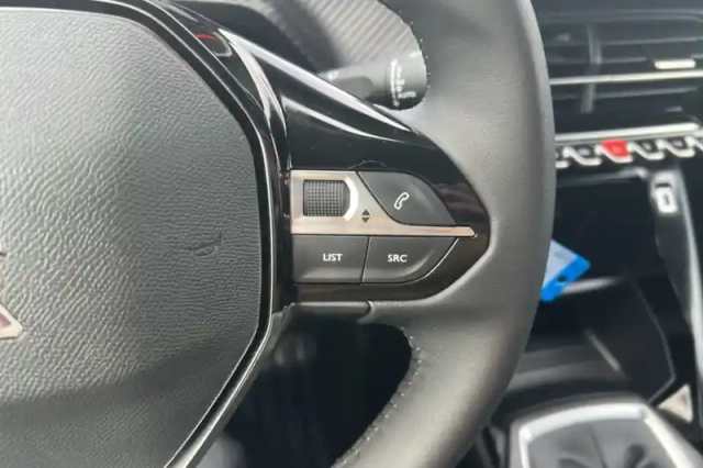 Peugeot 2008 puretech 100 s&amp;s bvm6 — photo 17