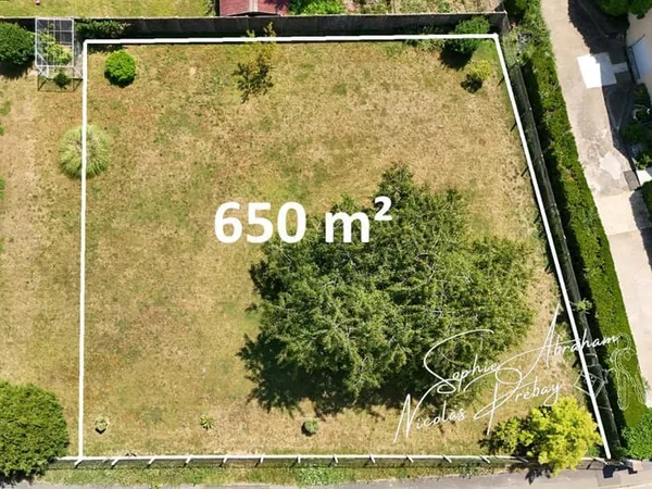 Terrain constructible de 650m²