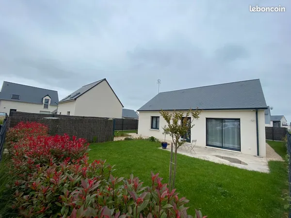 A louer - Maison T3 récente de 74m2 avec jardin, terrasse et 2 places de parking - Villebarou