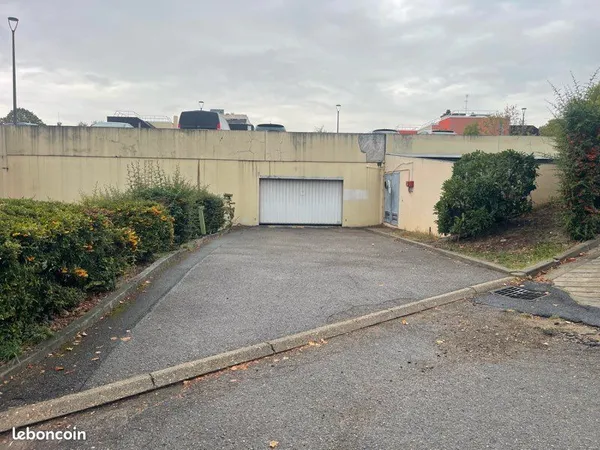 Parking à loue