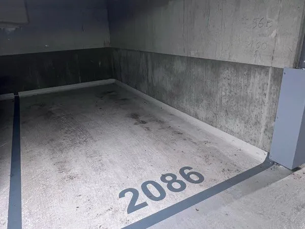 Place de parking dans résidence privée - Suresnes Belvédère