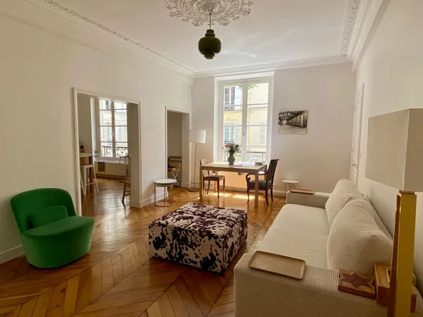 Loue appartement 100m² Paris - Triangle d'Or - 4 pièces - 3 chambres - 5 min à pied des Champs-Élysé