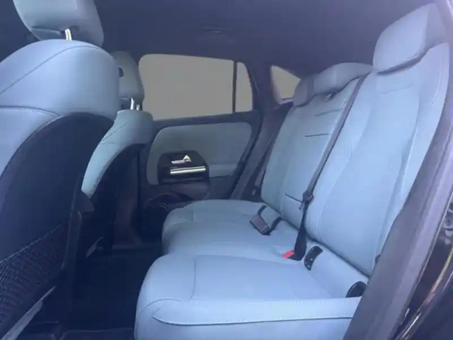 Mercedes Eqa 250+ — photo 14