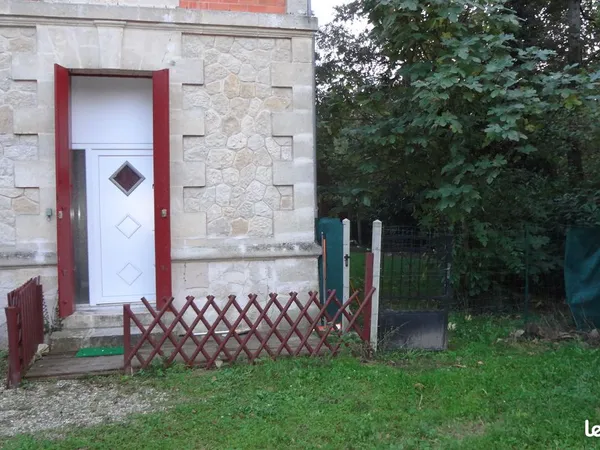 Meublé 2 pieces 27m2 rdc maison + jardin non clos
