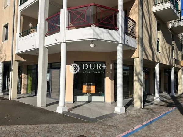 Local 136 m²