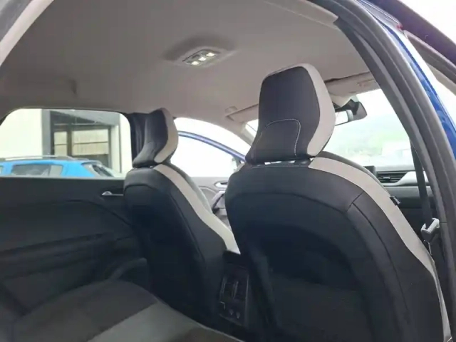 Renault Captur e-tech 145 - 21 — photo 38