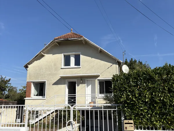 A SAISIR PROCHE CENTRE ET LECLERC MAISON SUR SOUS-SOL DE 188