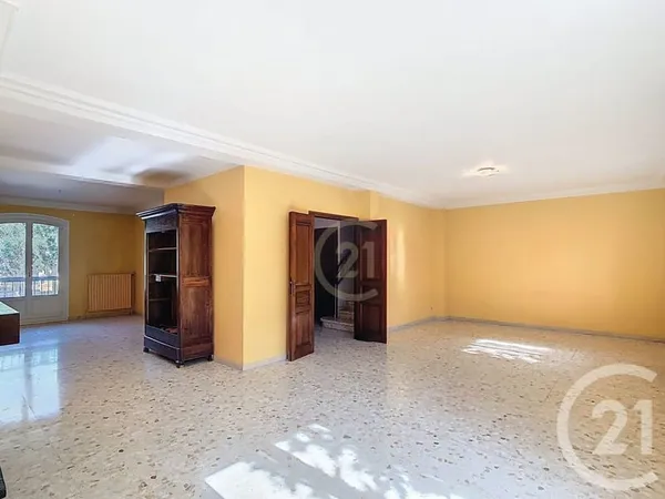 Maison 7 pièces 283 m²