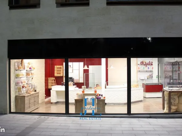 Fonds de commerce pâtisserie 144 m²