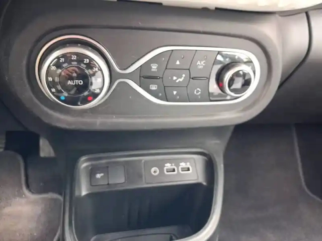 Renault Twingo iii sce 65 — photo 17