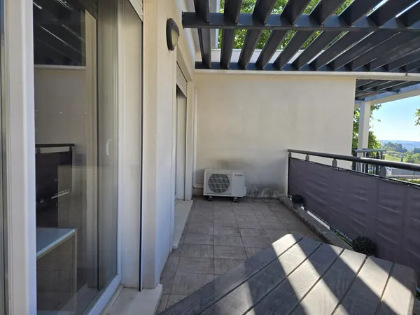 Appartement T2 avec terrasse et parking privatif