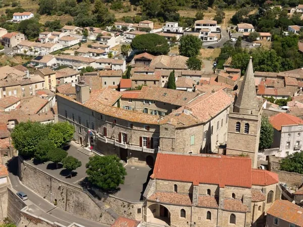 Exclusif ! Magnifique chateau exploité en chambres d hotes de