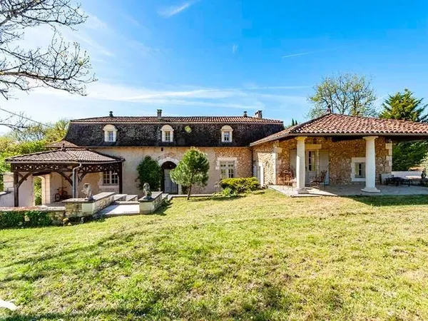 Maison 5 pièces 223 m²