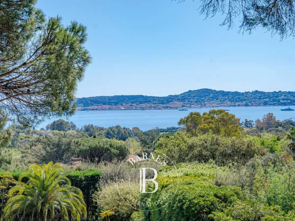 GRIMAUD - Propriété de prestige - Vue mer panoramique sur le Golfe de Saint-Tropez - Beauvallon
