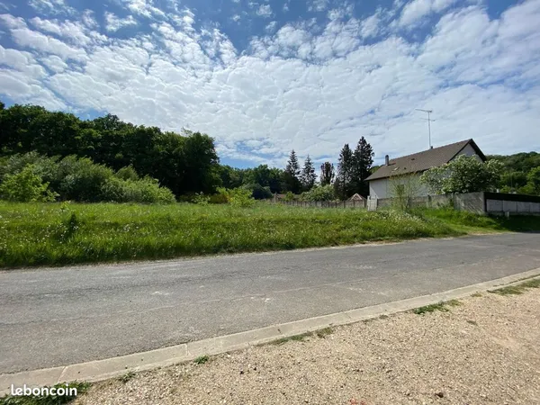Terrain à bâtir de 1432 m² à DROUE-SUR-DROUETTE (28)