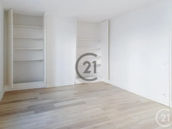 Appartement 4 pièces 77 m²