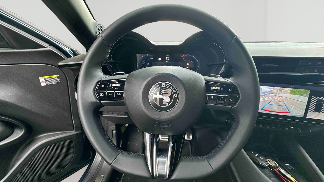 Alfa Romeo Junior 1.2 Ibrida 145 ch eDCT6 — photo 10