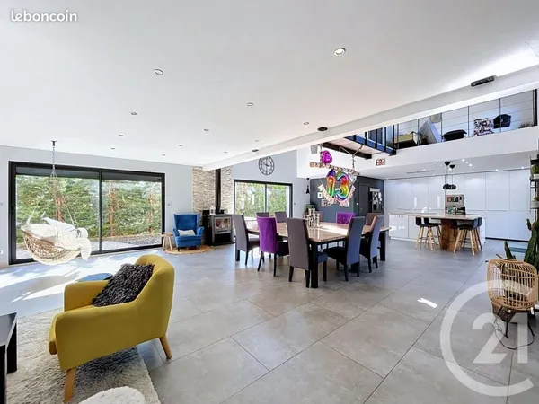 Propriété 9 pièces 341 m²