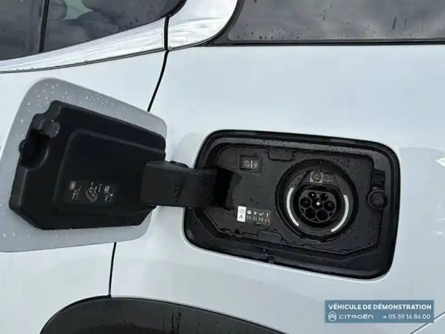 Citroën C5 Aircross hybride rechargeable 225 e-eat8 — photo 16