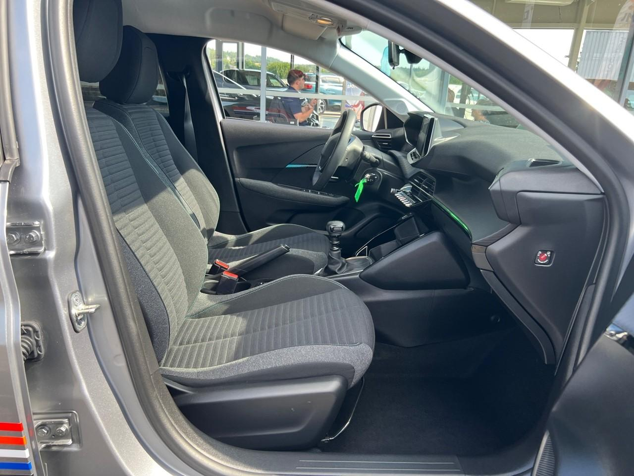 Peugeot 208 puretech 100 s&s bvm6 style — photo 20