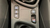 Toyota Yaris 116h Collection 5p — photo 22