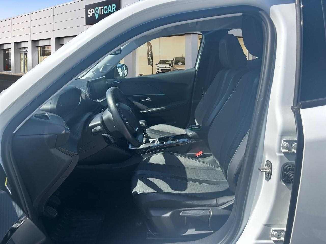 Peugeot 2008 1.5 bluehdi 110ch s&s allure — photo 9