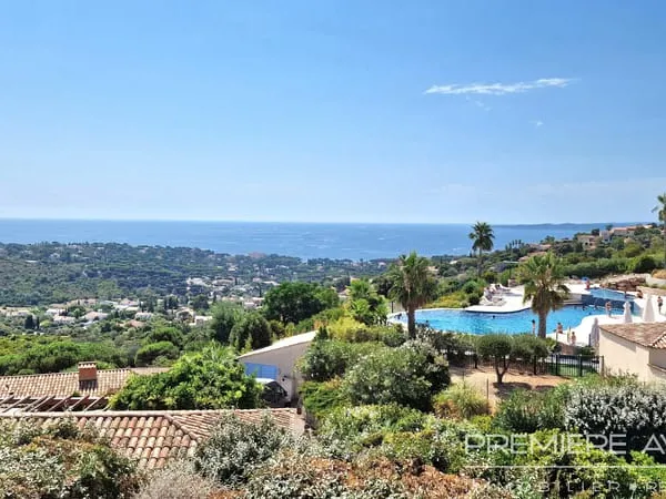 LES ISSAMBRES - APPARTEMENT 2/3 PIECES VUE MER PISCINE