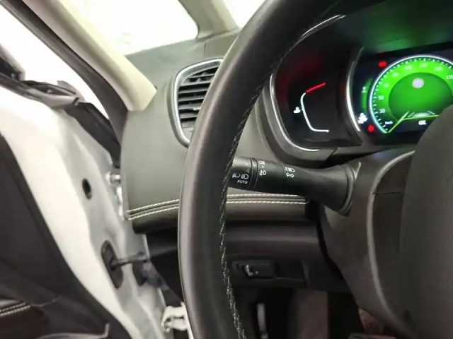 Renault Scenic tce 140 fap — photo 29