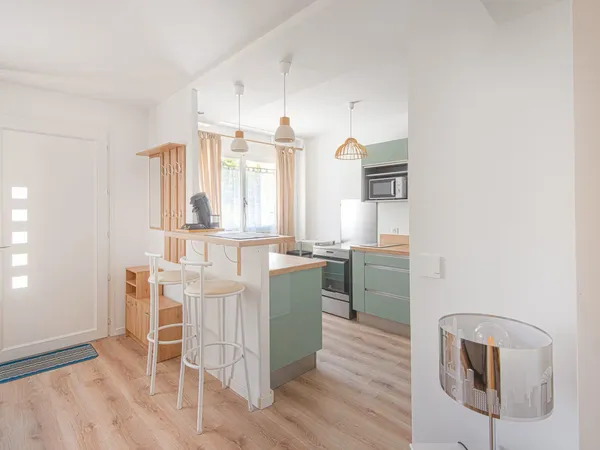 Loue T2, 50m2 au calme, Lotissement privé, Marseille 9e/limite 8e