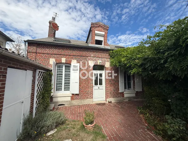 Maison Bourgeoise de Prestige à Vendre à Clermont - 6 Pièces, 130 m²