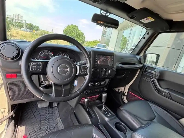 Jeep Wrangler v6 3.6 pentastar 284 - 4x4 rock trac bva — photo 17