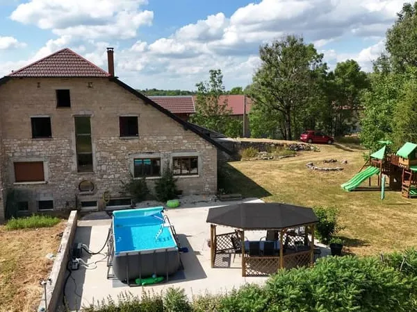 Maison 6 pièces 411 m²