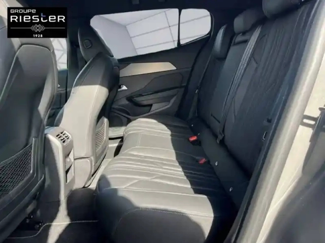 Peugeot 408 phev 225 e-eat8 — photo 12