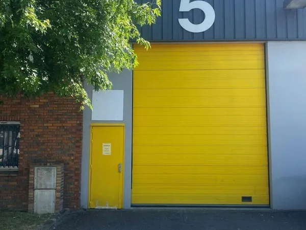 Local d'activité 268 m²
