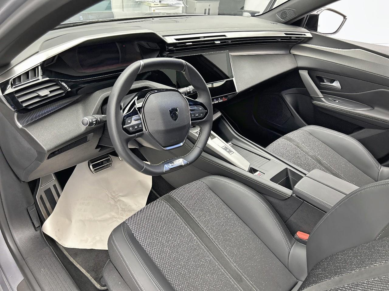 Peugeot 308 hybrid 145 e-dcs6 gt — photo 9