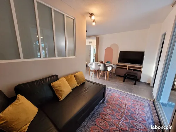 Appartement meublé lumineux de 28 m² avec loggia de 6 m² - Résidence calme et sécurisée