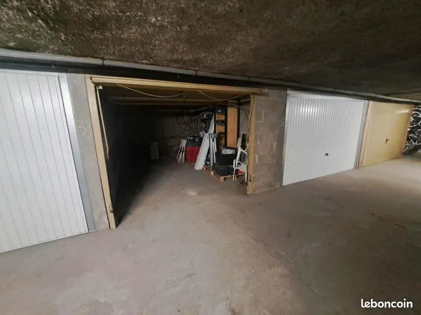 VENDS GARAGE FERME rive gauche Floralie 2